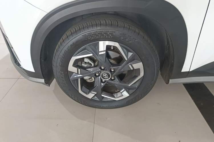 Used Hyundai ix35 2023 Musso 2.0L Deluxe Edition DLX Left Front Wheel Hub