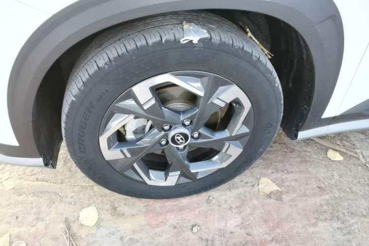Used Hyundai ix35 2023 Musso 2.0L Deluxe Edition DLX Left Front Wheel Hub