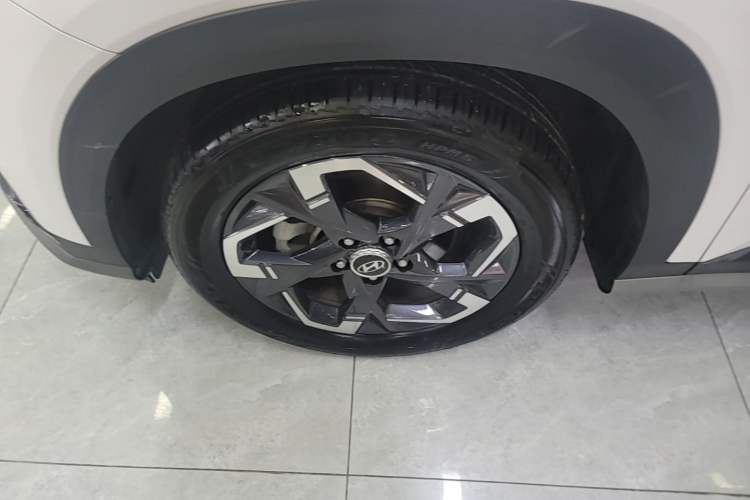 Used Hyundai ix35 2023 Musso 2.0L Deluxe Edition DLX Left Front Wheel Hub