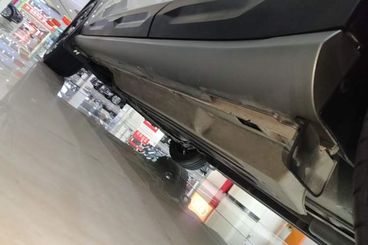Used Hyundai ix35 2023 Musso 2.0L Prestige LUX Edition Left Side Sill