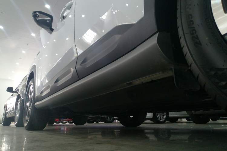 Used Hyundai ix35 2023 Musso 2.0L Deluxe Edition DLX Left Side Sill