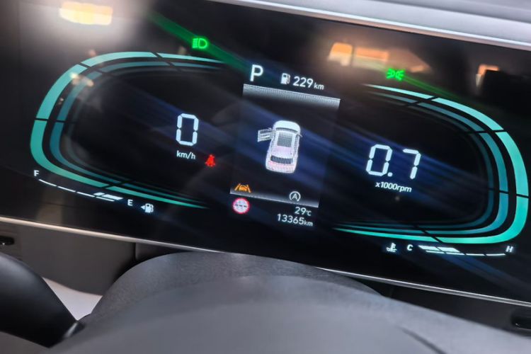 Used Hyundai ix35 2023 Musso 2.0L Deluxe Edition DLX Odometer Close Up