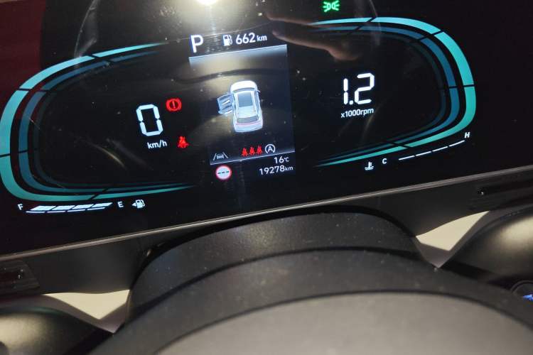 Used Hyundai ix35 2023 Musso 2.0L Deluxe Edition DLX Odometer Close Up