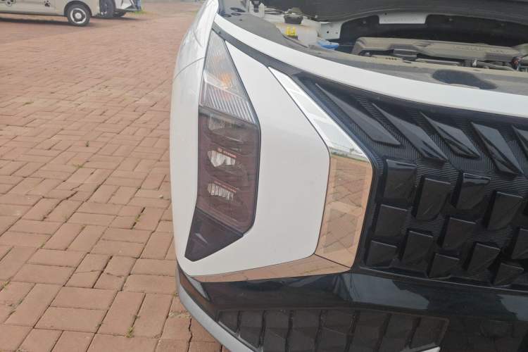 Used Hyundai ix35 2023 Musso 2.0L Deluxe Edition DLX Right Front Headlight