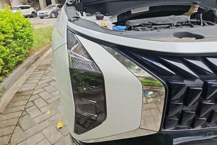 Used Hyundai ix35 2023 Musso 2.0L Deluxe Edition DLX Right Front Headlight