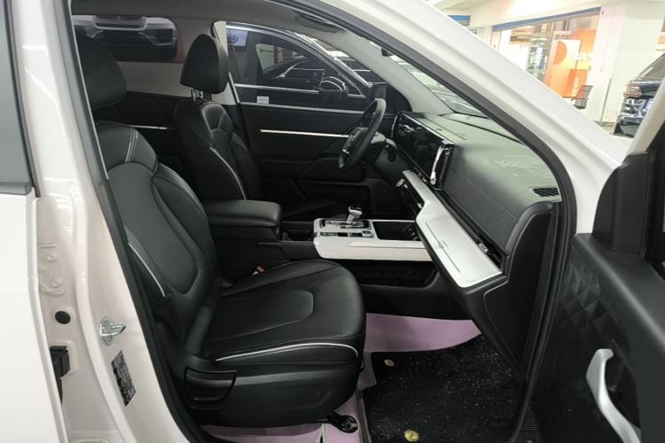 Used Hyundai ix35 2023 Musso 2.0L Prestige LUX Edition Right Front Seat