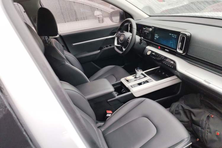 Used Hyundai ix35 2023 Musso 2.0L Prestige LUX Edition Right Front Seat
