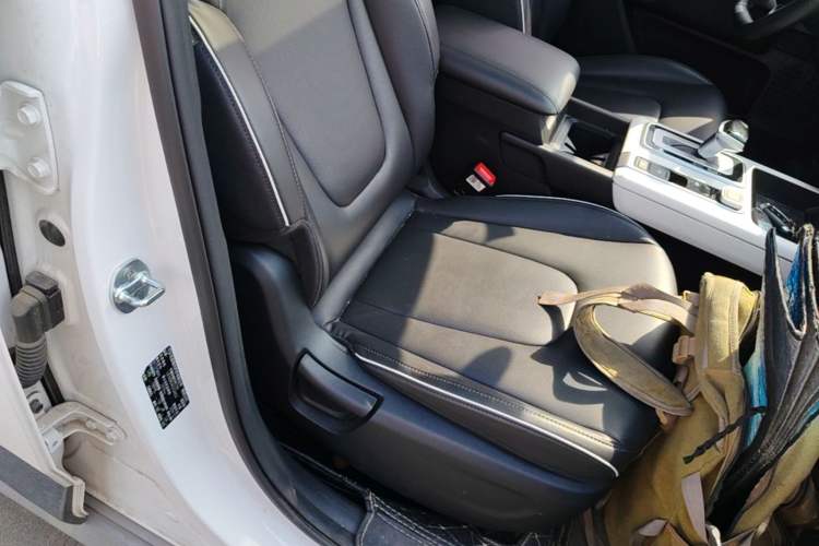 Used Hyundai ix35 2023 Musso 2.0L Deluxe Edition DLX Right Front Seat