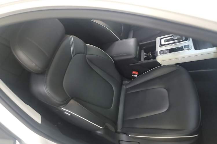 Used Hyundai ix35 2023 Musso 2.0L Deluxe Edition DLX Right Front Seat