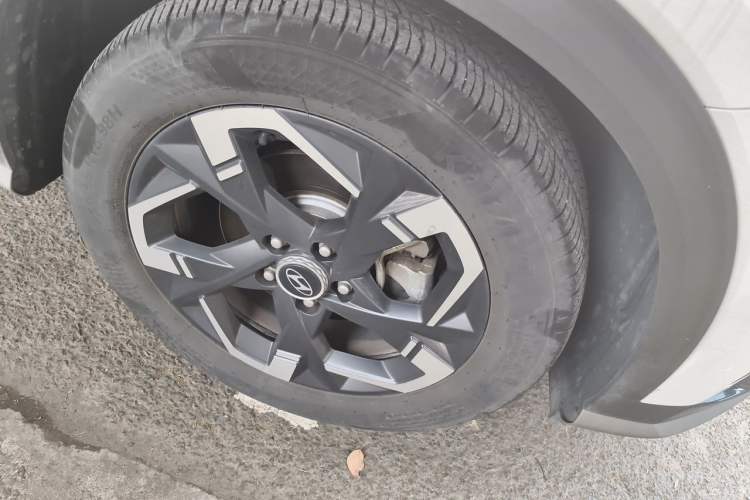 Used Hyundai ix35 2023 Musso 2.0L Deluxe Edition DLX Right Front Wheel Hub