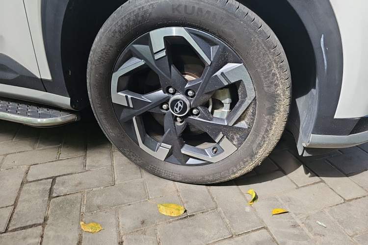 Used Hyundai ix35 2023 Musso 2.0L Deluxe Edition DLX Right Front Wheel Hub