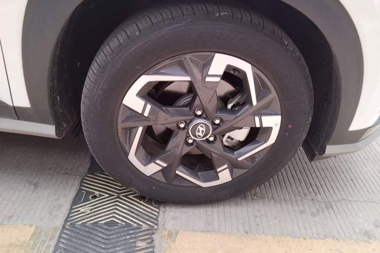 Used Hyundai ix35 2023 Musso 2.0L Deluxe Edition DLX Right Front Wheel Hub