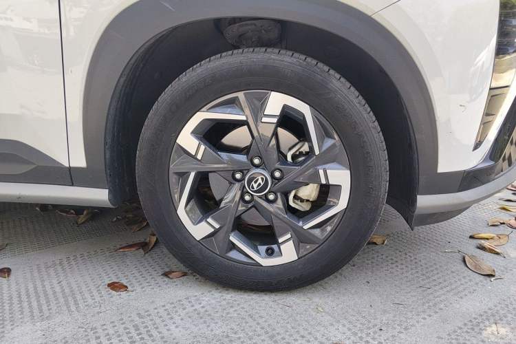 Used Hyundai ix35 2023 Musso 2.0L Prestige Yeyue Edition LUX Right Front Wheel Hub