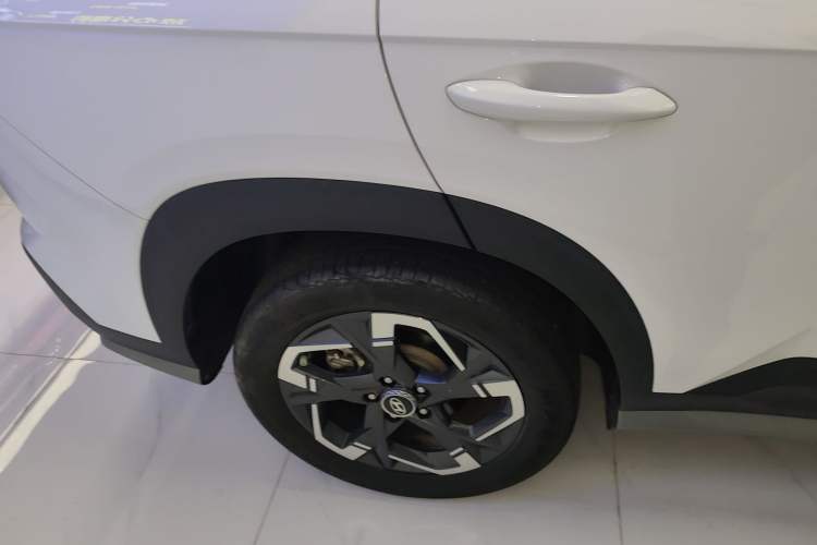 Used Hyundai ix35 2023 Musso 2.0L Deluxe Edition DLX Right Rear Wheel Hub