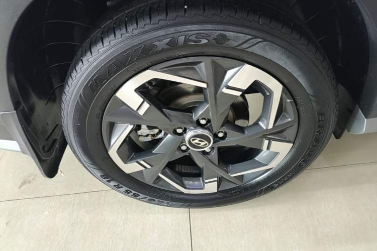 Used Hyundai ix35 2023 Musso 2.0L Prestige LUX Edition Right Rear Wheel Hub