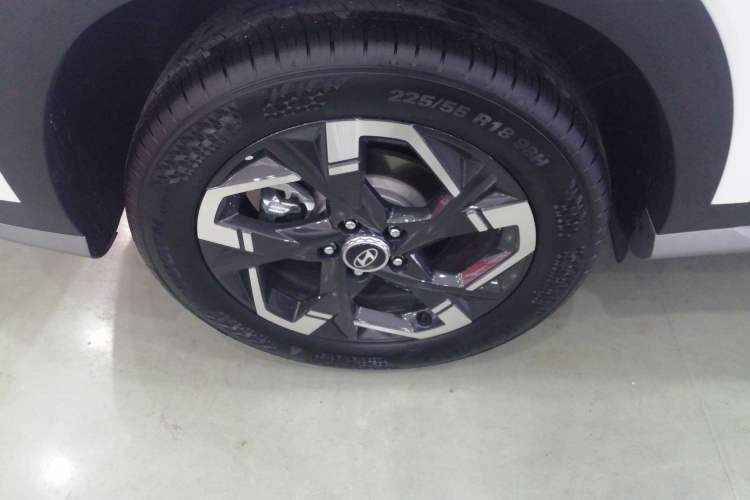 Used Hyundai ix35 2023 Musso 2.0L Deluxe Edition DLX Right Rear Wheel Hub