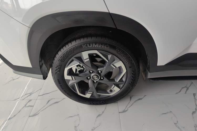 Used Hyundai ix35 2023 Musso 2.0L Deluxe Edition DLX Right Rear Wheel Hub