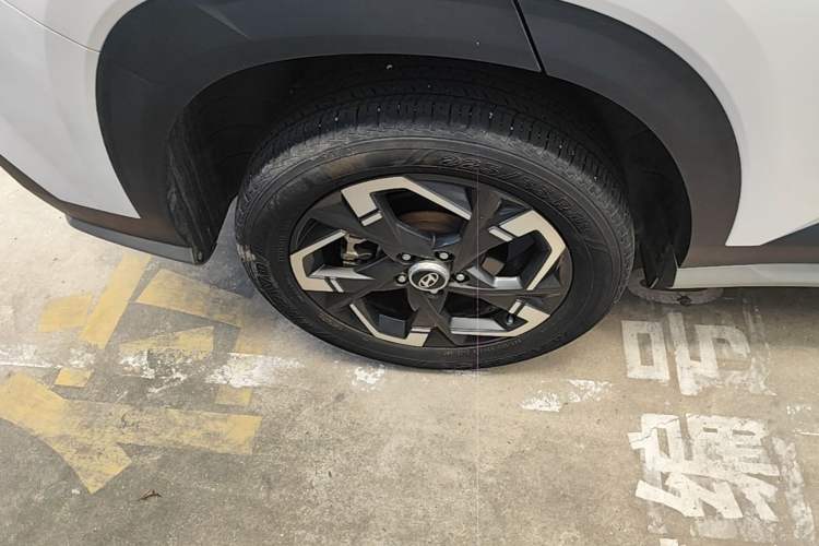 Used Hyundai ix35 2023 Musso 2.0L Deluxe Edition DLX Right Rear Wheel Hub