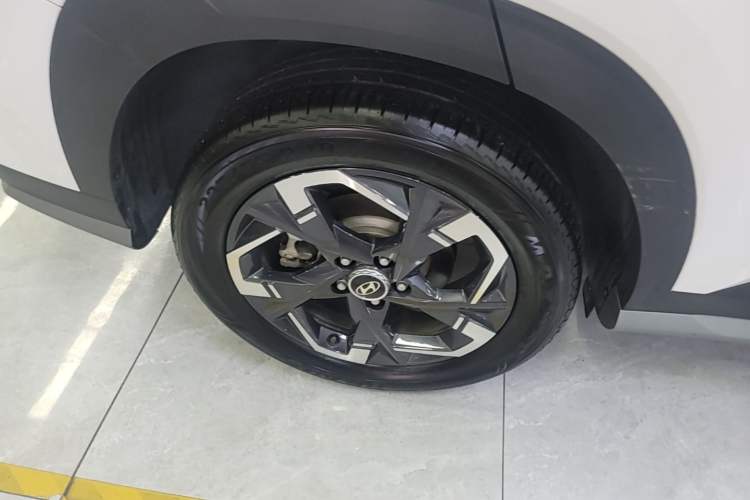 Used Hyundai ix35 2023 Musso 2.0L Deluxe Edition DLX Right Rear Wheel Hub
