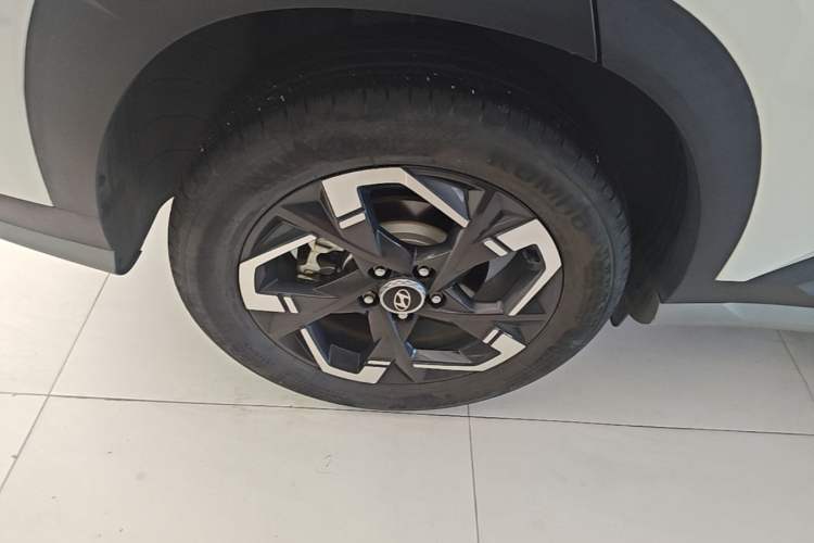 Used Hyundai ix35 2023 Musso 2.0L Deluxe Edition DLX Right Rear Wheel Hub