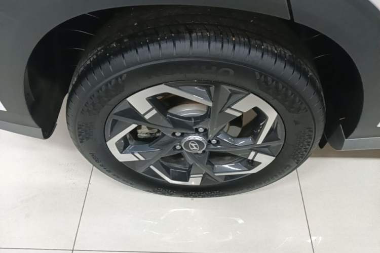 Used Hyundai ix35 2023 Musso 2.0L Deluxe Edition DLX Right Rear Wheel Hub