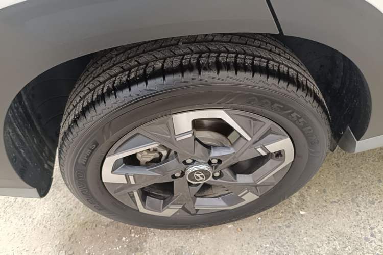 Used Hyundai ix35 2023 Musso 2.0L Deluxe Edition DLX Right Rear Wheel Hub