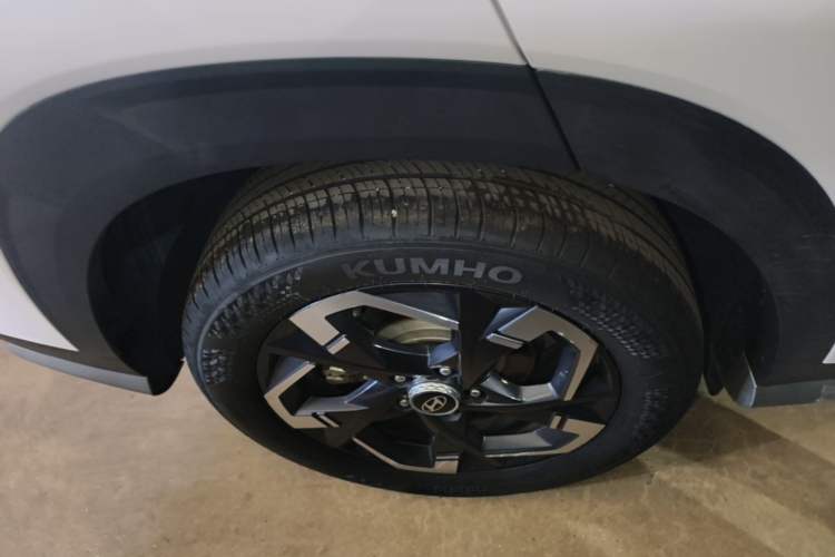 Used Hyundai ix35 2023 Musso 2.0L Deluxe Edition DLX Right Rear Wheel Hub