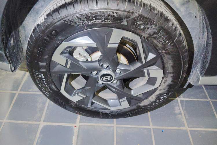 Used Hyundai ix35 2023 Musso 2.0L Deluxe Edition DLX Right Rear Wheel Hub