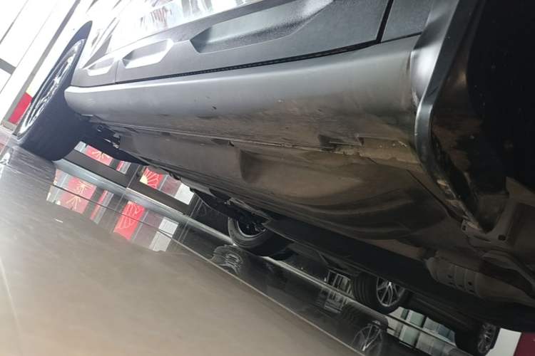 Used Hyundai ix35 2023 Musso 2.0L Prestige LUX Edition Right Side Sill