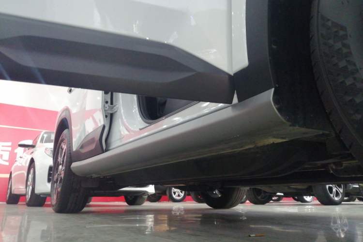 Used Hyundai ix35 2023 Musso 2.0L Deluxe Edition DLX Right Side Sill