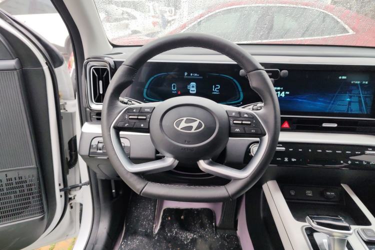 Used Hyundai ix35 2023 Musso 2.0L Prestige LUX Edition Steering Wheel