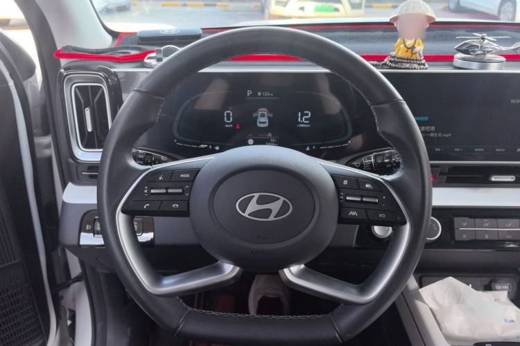 Used Hyundai ix35 2023 Musso 2.0L Prestige LUX Edition Steering Wheel