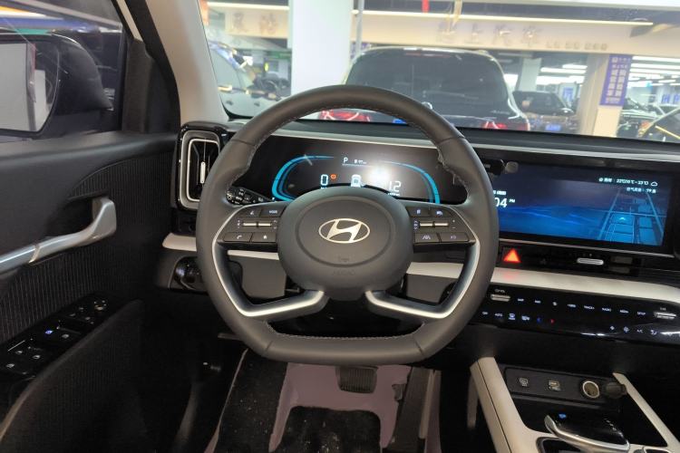 Used Hyundai ix35 2023 Musso 2.0L Prestige LUX Edition Steering Wheel