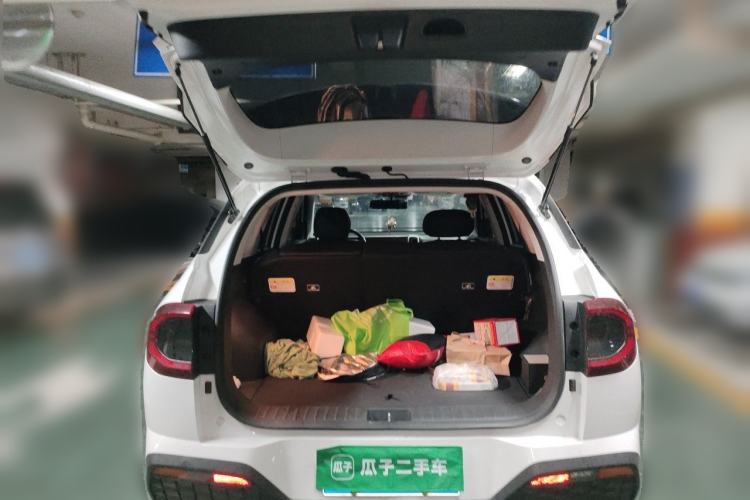 Used Hyundai ix35 2023 Musso 2.0L Prestige LUX Edition Trunk
