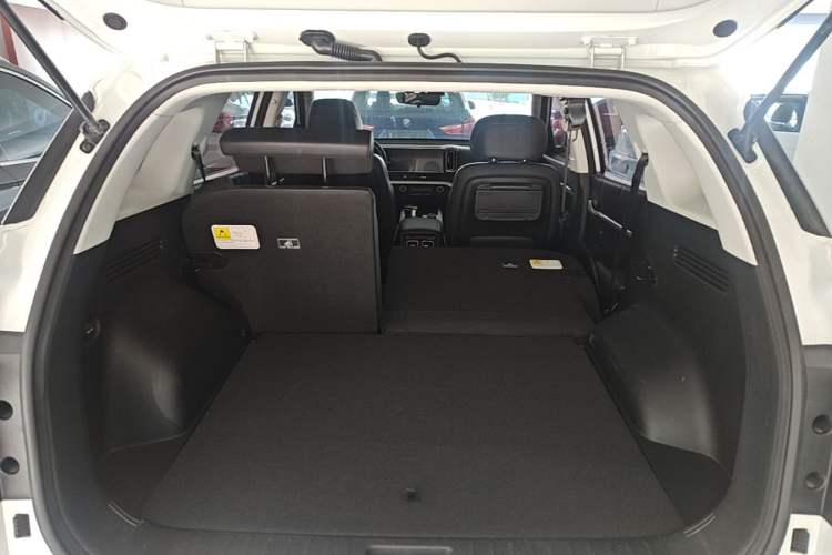 Used Hyundai ix35 2023 Musso 2.0L Deluxe Edition DLX Trunk