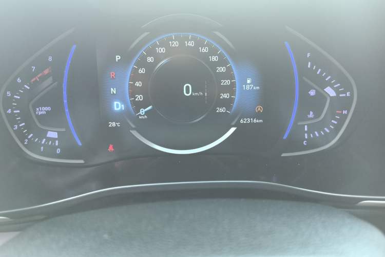 Used Hyundai Lafesta 2019 280TGDi Sport Edition China VI Odometer Close Up