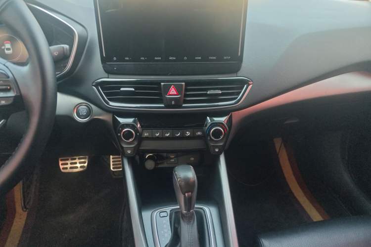Used Hyundai Lafesta 2019 280TGDi Sport Edition China V Standard Audio And AC Panel