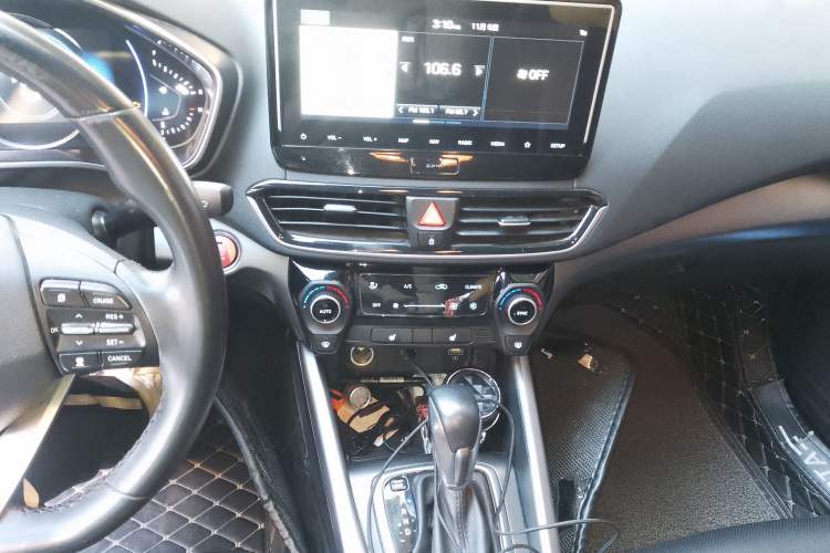 Used Hyundai Lafesta 2019 280TGDi Smart Speed Version China V Standard Audio And AC Panel