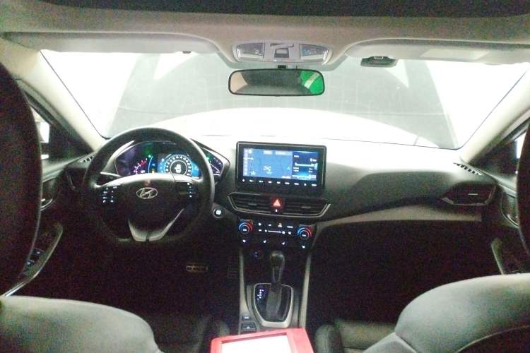 Used Hyundai Lafesta 2019 280TGDi Smart Speed Version China V Standard Center Console