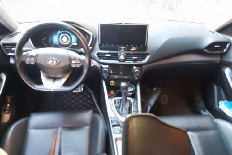 Used Hyundai Lafesta 2019 280TGDi Smart Speed Version China V Standard Center Console