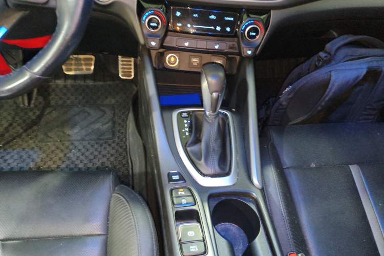 Used Hyundai Lafesta 2019 280TGDi Smart Edition China VI Standard Gear Lever