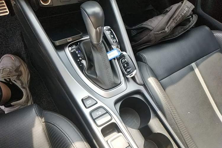 Used Hyundai Lafesta 2019 280TGDi Smart Edition China VI Standard Gear Lever