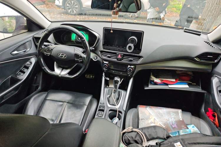Used Hyundai Lafesta 2019 280TGDi Smart Speed Version China VI Standard Headliner