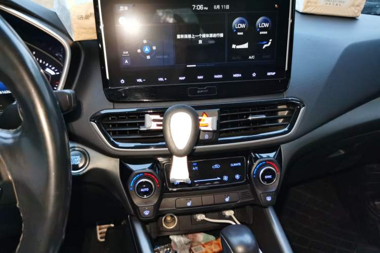 Used Hyundai Lafesta 2019 280TGDi Smart Speed Version China V Standard Audio And AC Panel