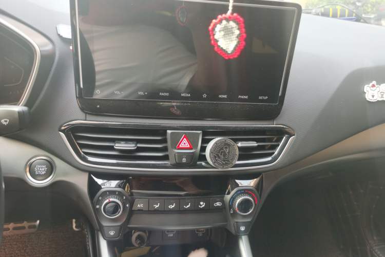 Used Hyundai Lafesta 2019 280TGDi Sport Edition China V Standard Audio And AC Panel