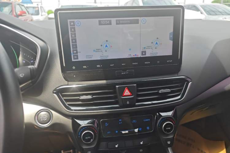 Used Hyundai Lafesta 2019 280TGDi Smart Speed Version China VI Standard Audio And AC Panel