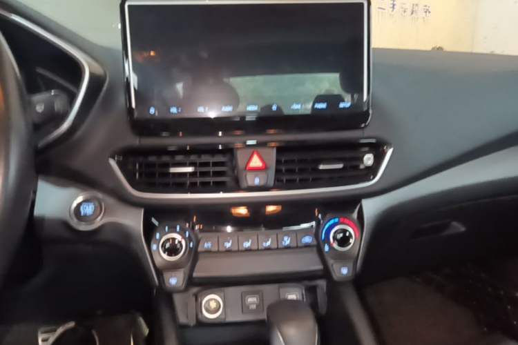 Used Hyundai Lafesta 2019 280TGDi Sport Edition China V Standard Audio And AC Panel