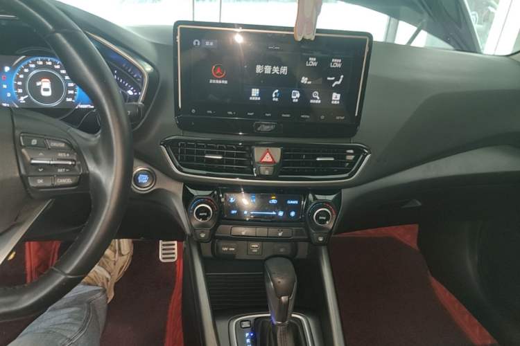 Used Hyundai Lafesta 2019 280TGDi Smart Speed Version China V Standard Audio And AC Panel