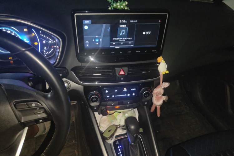 Used Hyundai Lafesta 2019 280TGDi Smart Speed Version China VI Standard Audio And AC Panel