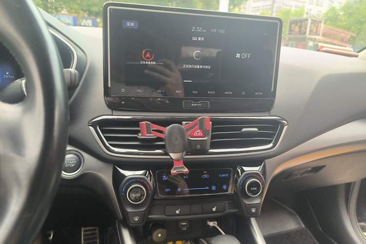 Used Hyundai Lafesta 2019 280TGDi Smart Speed Version China V Standard Audio And AC Panel